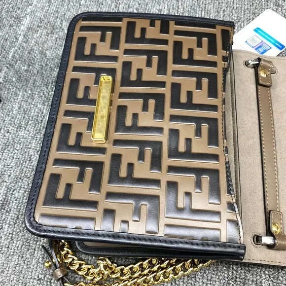 100% Authentic Fendi Kan I Shoulder Bag - Picture 5 of 14